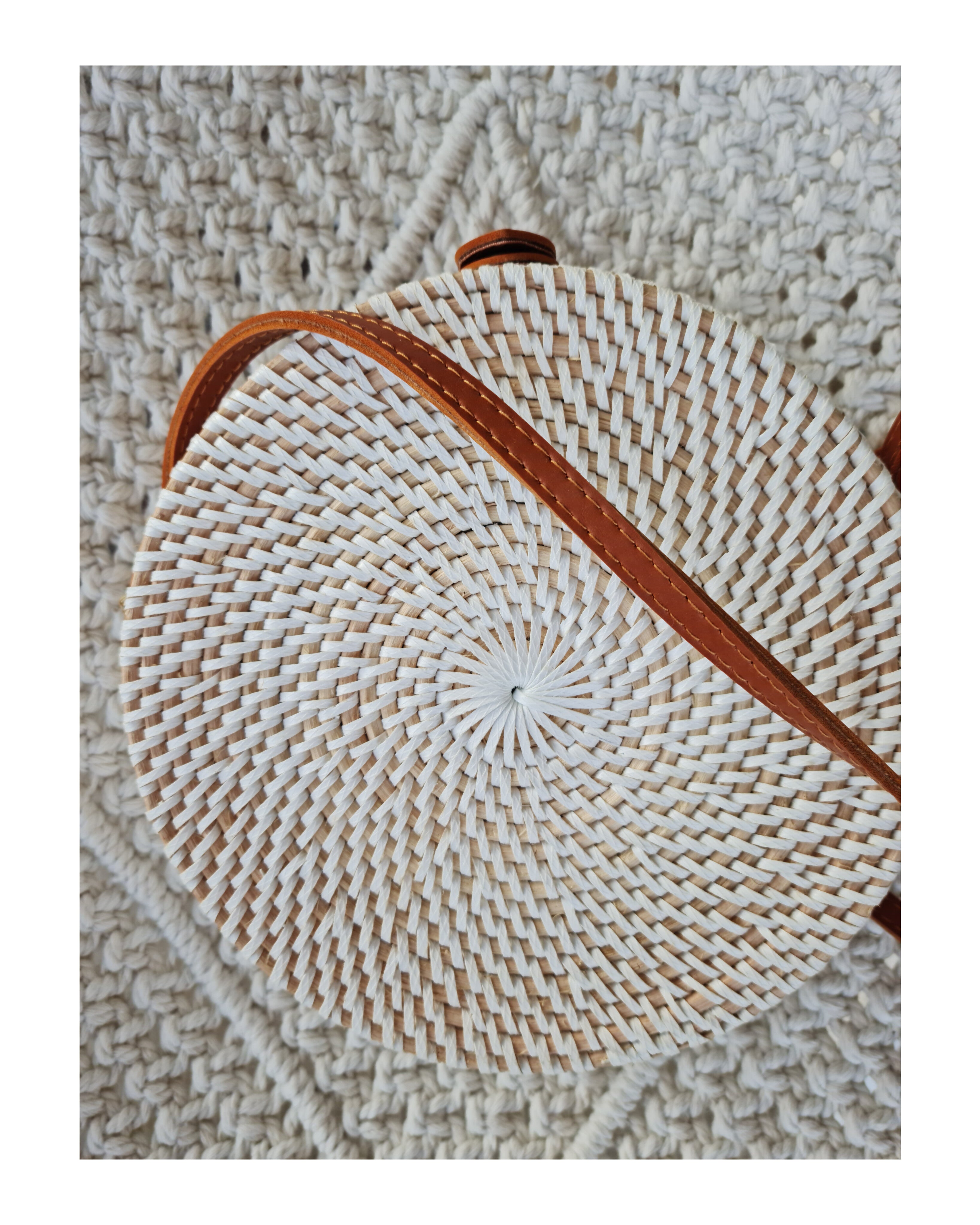 BORSA TONDA BALI in sconto