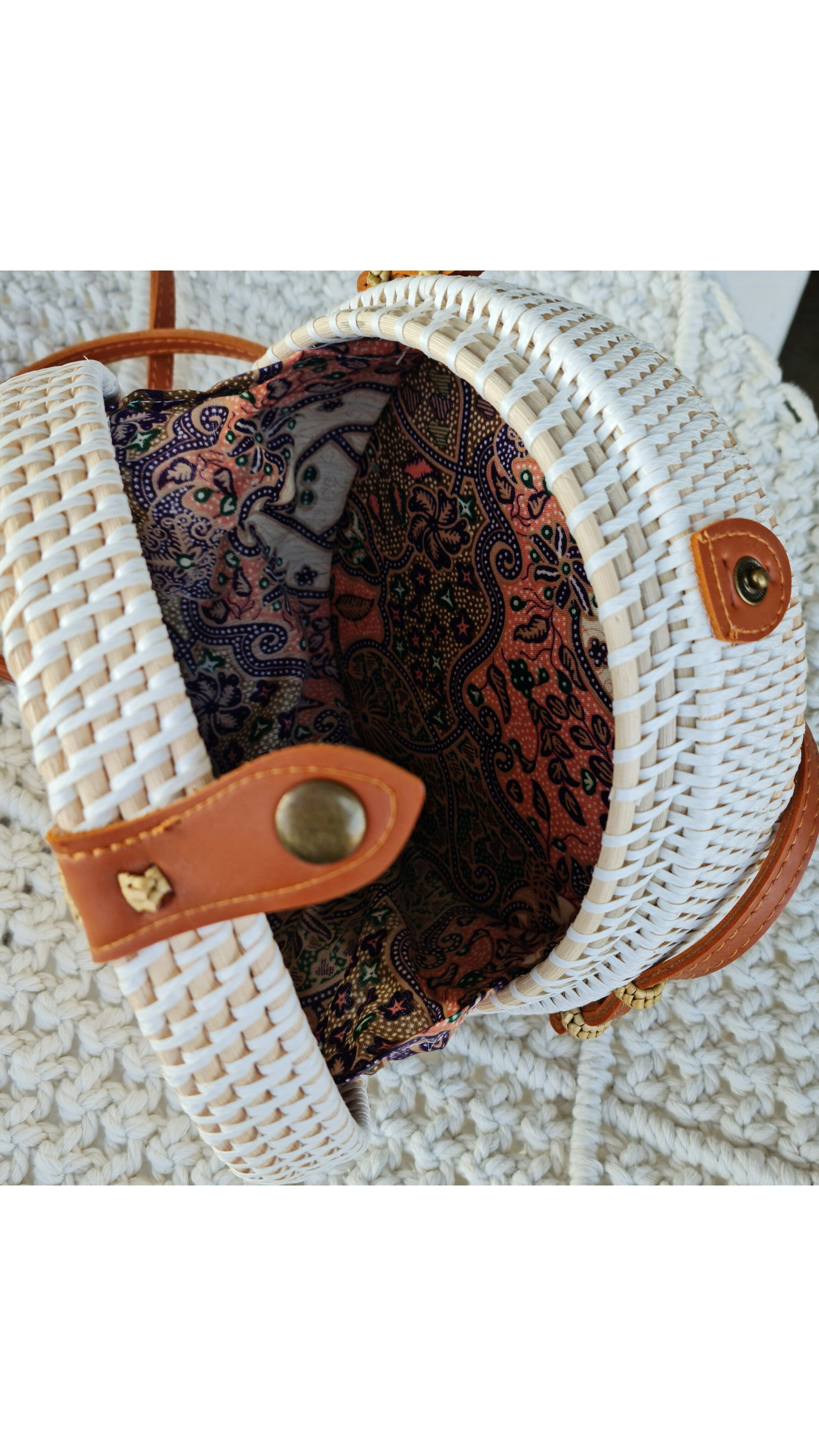 BORSA TONDA BALI in sconto