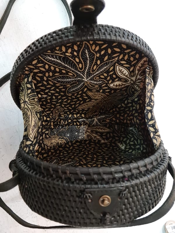 BORSINA  RATTAN CON CONCHIGLIE SCONTO 30%