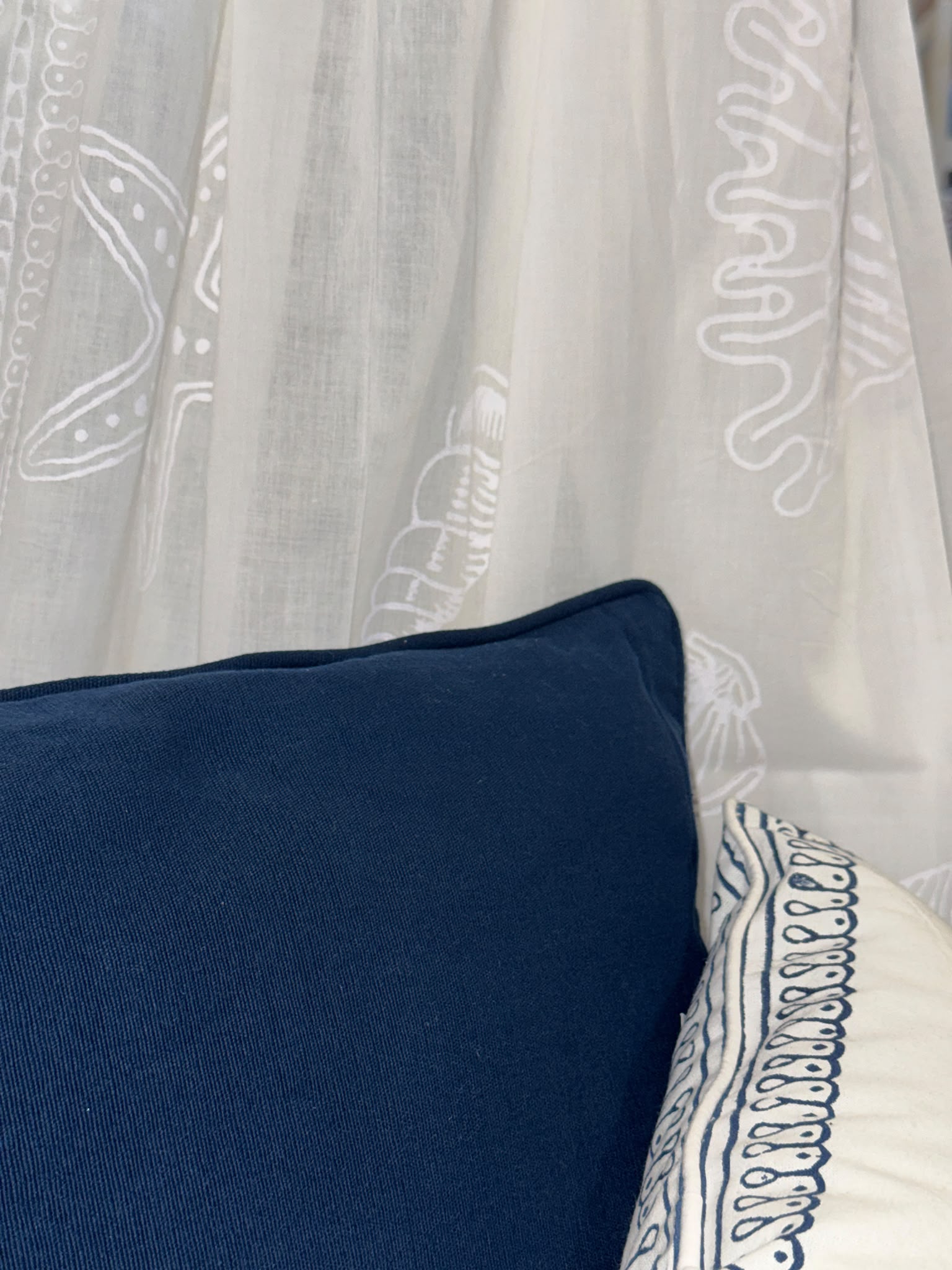 Telo Blu Conchiglie Bianche in Cotone | Copriletto e Copridivano 180x270 / 270x270