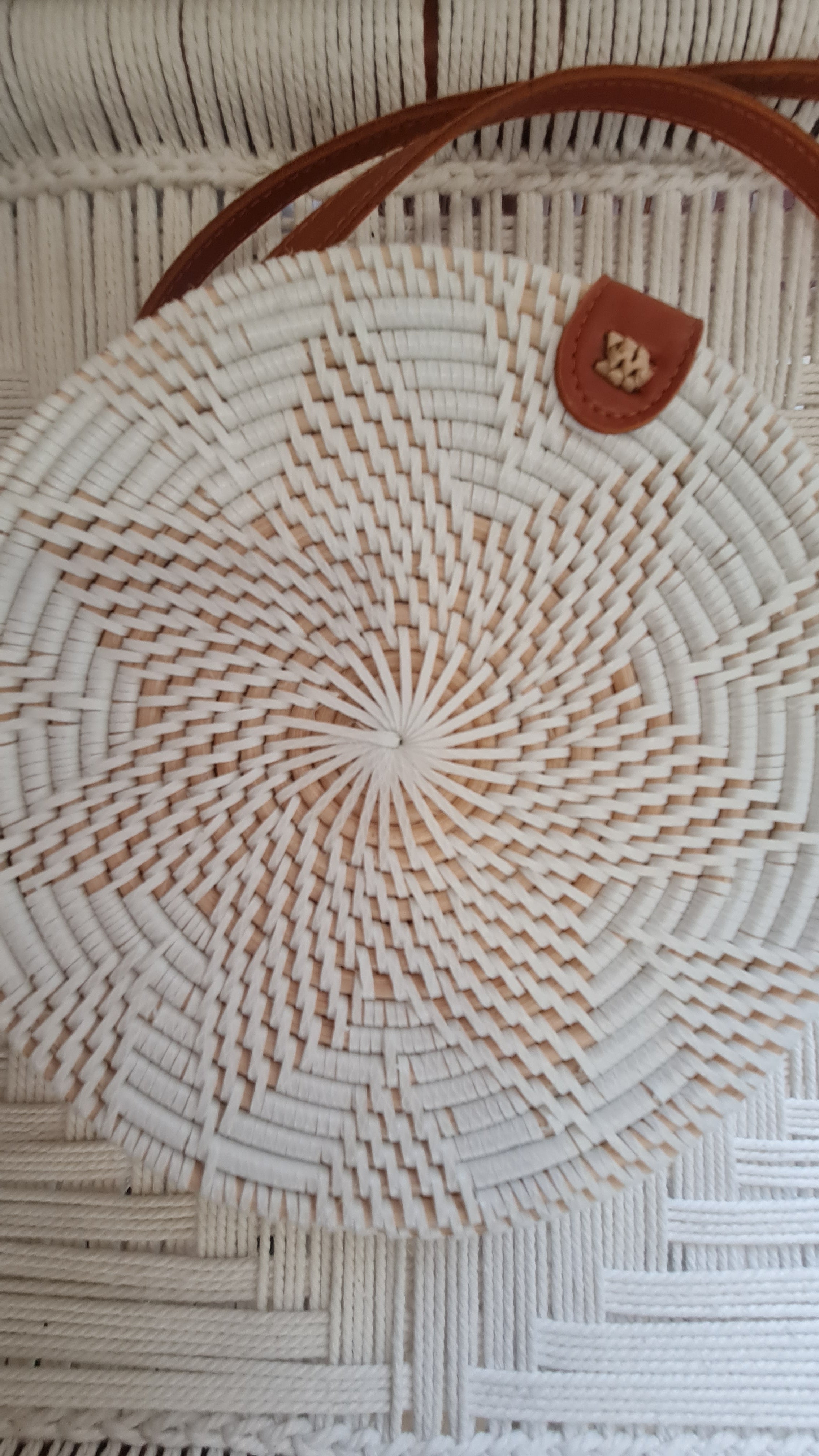 BORSA TONDA BALI in sconto
