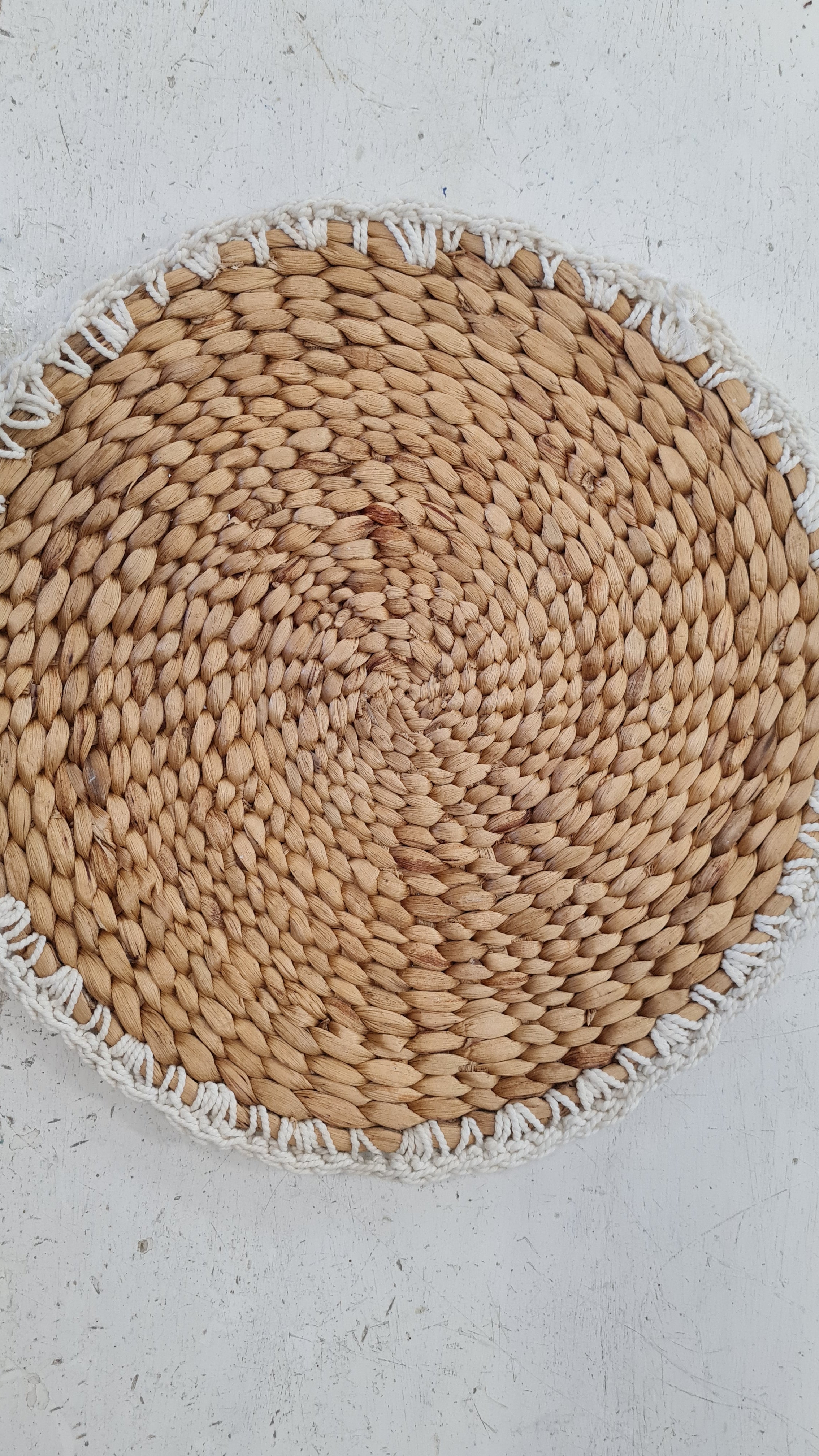 Placemat tondo giacinto e macramé