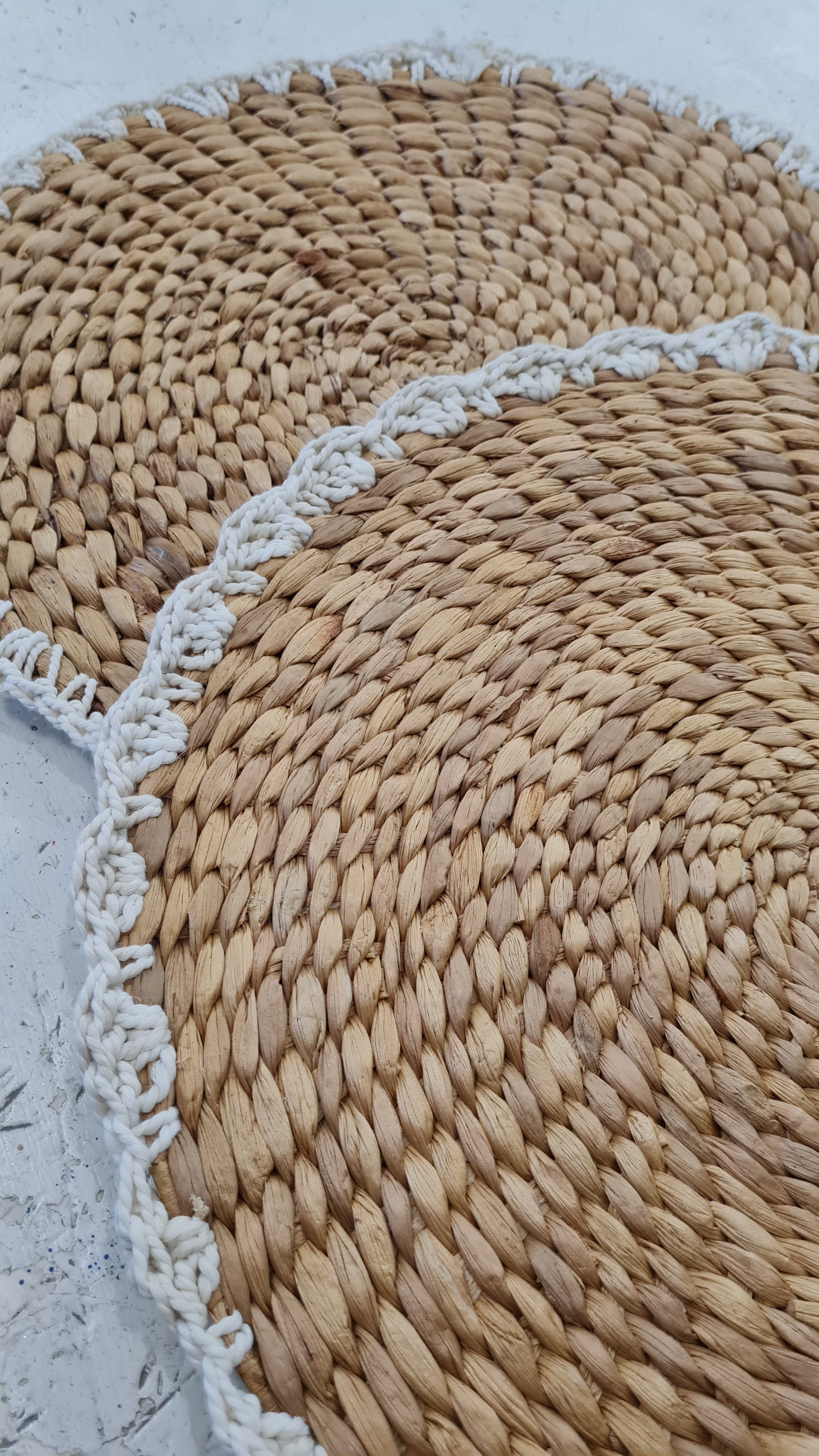 Placemat tondo giacinto e macramé
