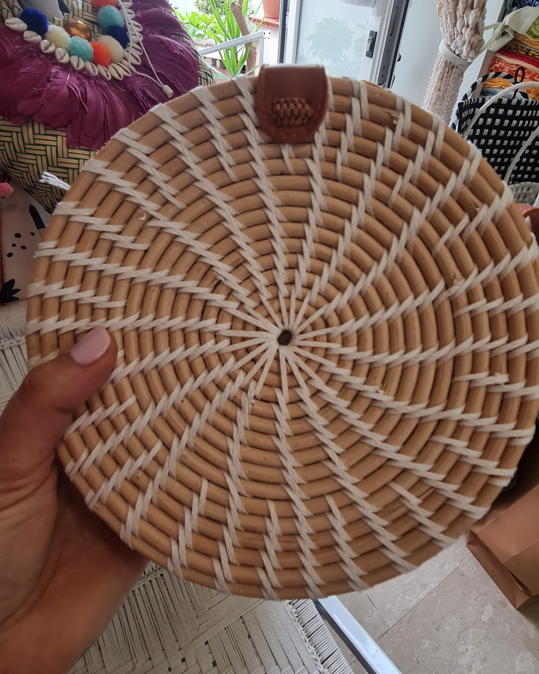 BORSA TONDA BALI in sconto