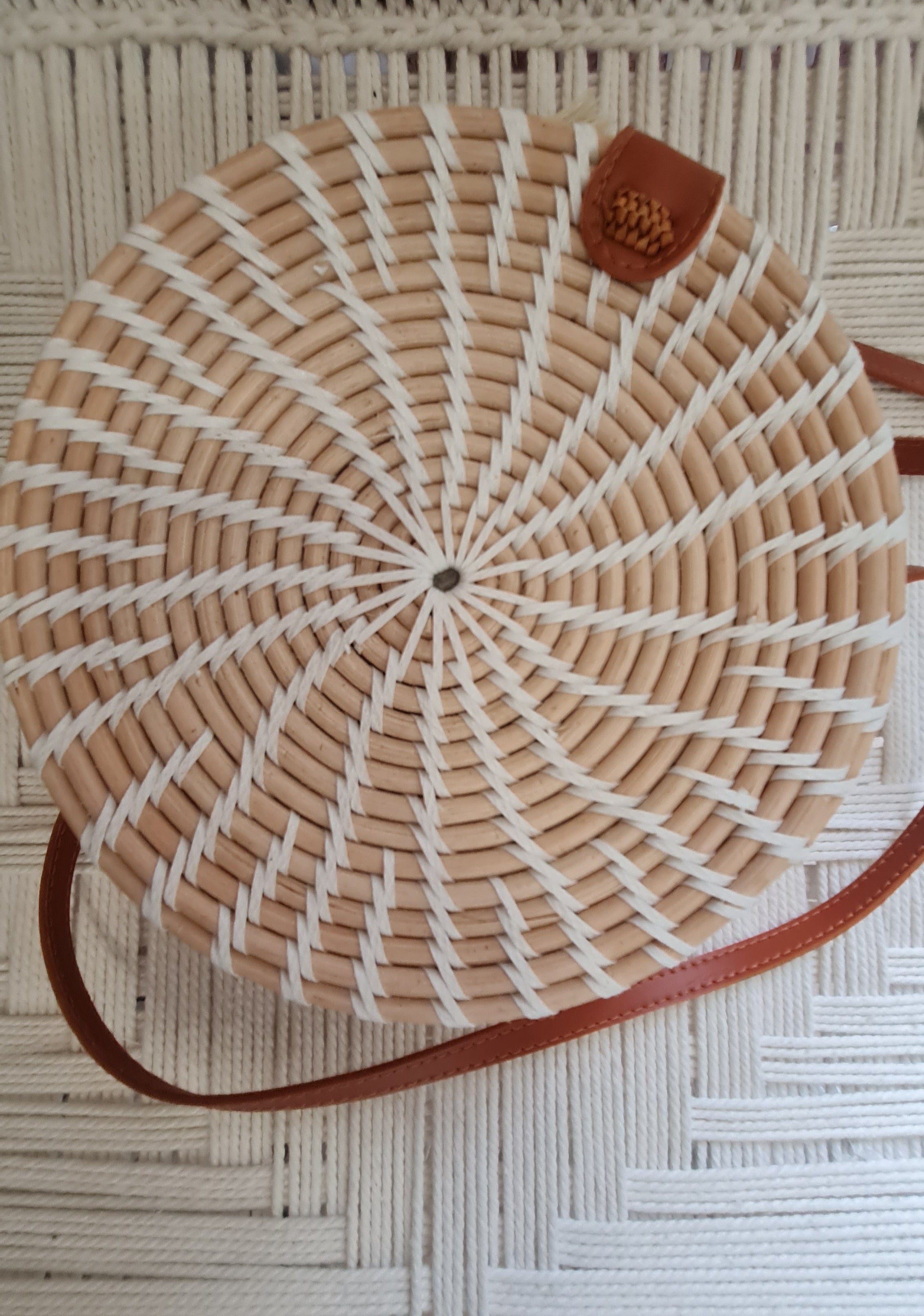 BORSA TONDA BALI in sconto