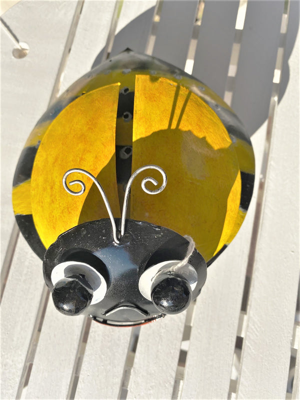 Portazampirone a Forma di Ape – Ferro Decorativo per Giardino e Outdoor